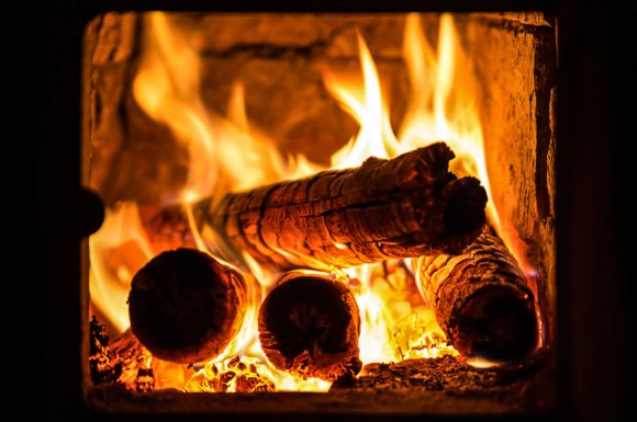 Vente de bois de chêne pour professionnels à Roussillon